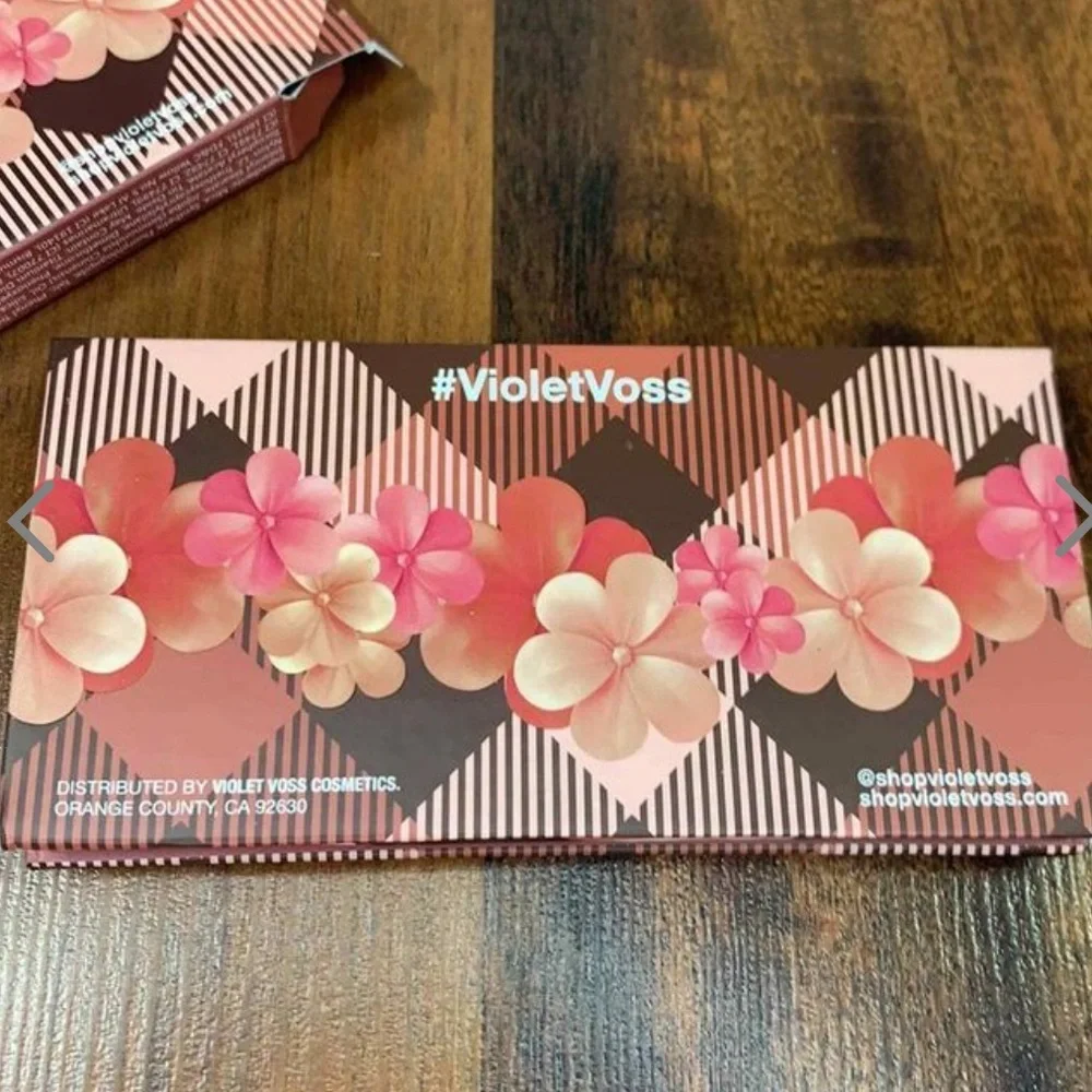 Violet Voss windflower eyeshadow palette